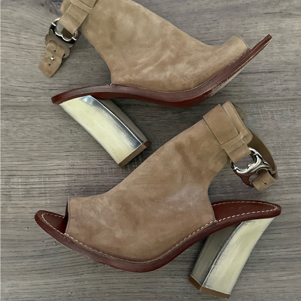 Tory Burch Tan Heeled Boots with Stacked Heel